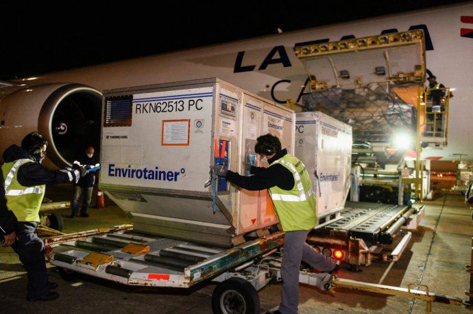 Llega otro millón de vacunas y Argentina