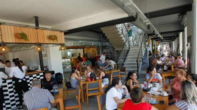 Mercado Municipal: un lugar donde los vecinos atesoran momentos