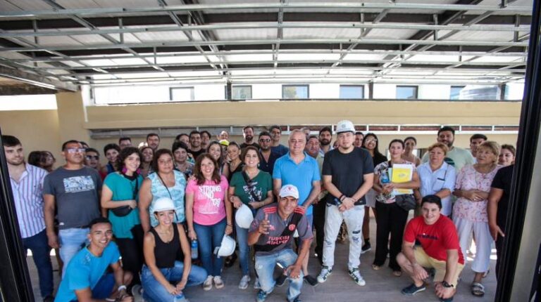 Noguera entregó llaves a emprendedores del Mercado Municipal