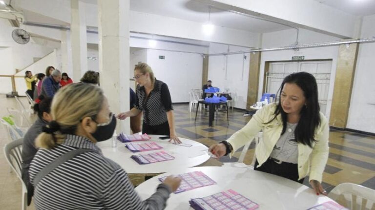 Continúa la entrega de boletos gratuitos a Jubilados