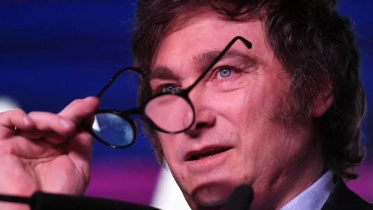 Javier Milei propone plebiscito para anular la ley de aborto