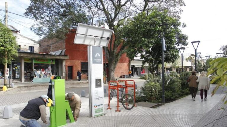 El Mercado Municipal ofrece un Punto de Reparación de Bicicletas