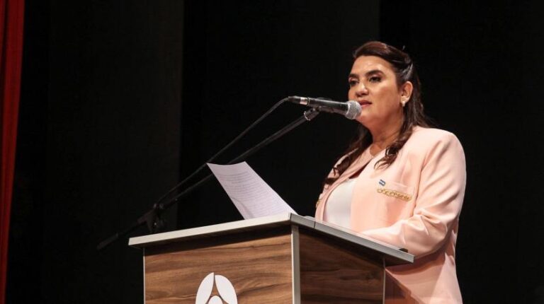 Alejandra Rodriguez asumió como intendenta de Tafí Viejo