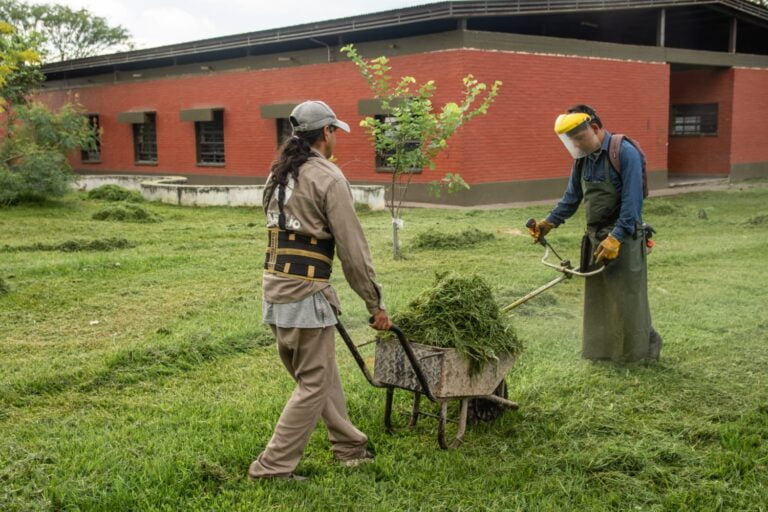 Continúa el operativo de limpieza en el barrio Policial III
