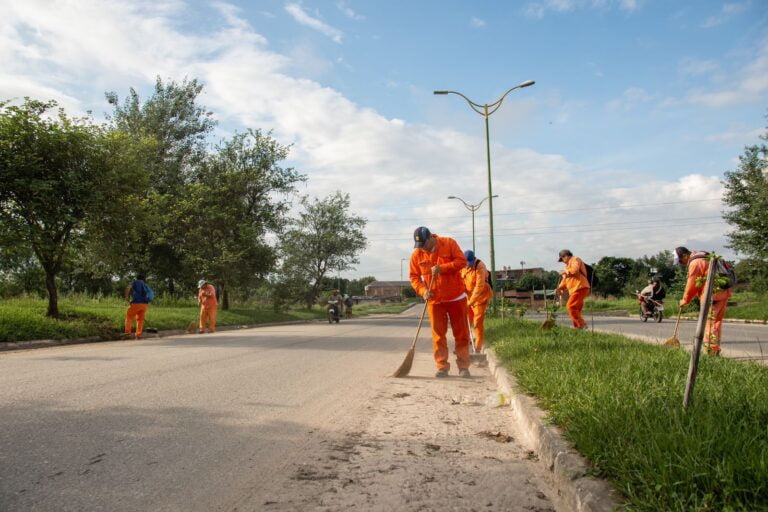 Operativo de limpieza en Lomas de Tafí para mejorar el entorno