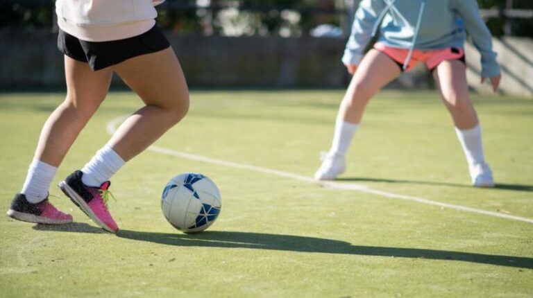 Torneo de Fútbol Femenino Municipal: Promoviendo la Igualdad y Concientizando sobre la Violencia de Género