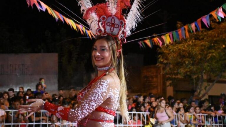 El carnaval regresa a Tafí Viejo en la Plaza Bartolomé Mitre