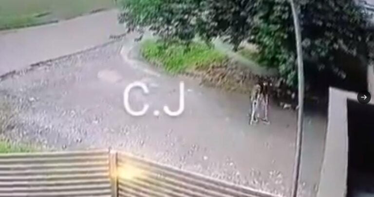 Robo a una mujer con muletas, en la puerta de un jardín materno infantil en Lomas de Tafí