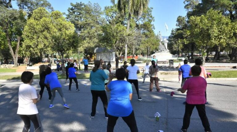 Programa Plazas Saludables: Fomentando la actividad física y el bienestar en la comunidad
