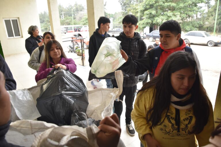 Estudiantes Secundarios Participan en Visita Educativa al CIAT y al Centro de Interpretación Arqueológica Thaaui