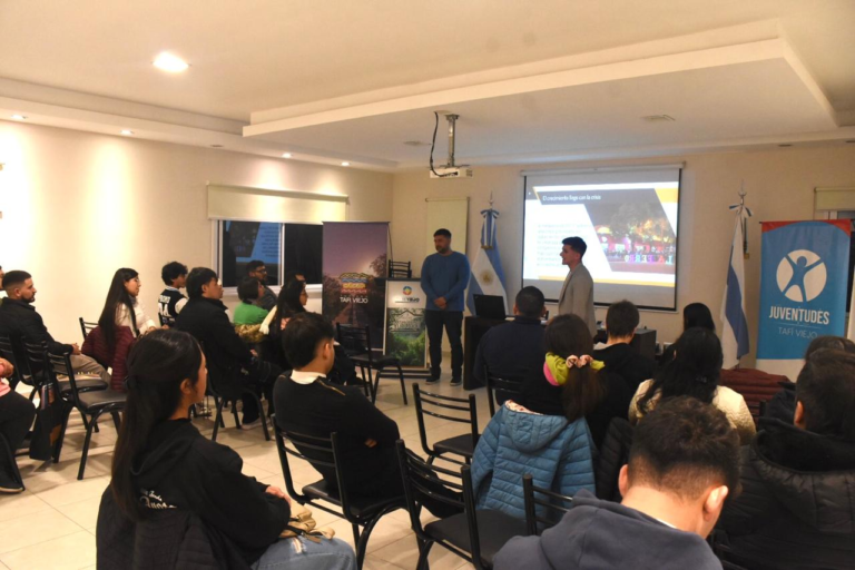 Brindaron una charla motivacional para emprendedores de la ciudad