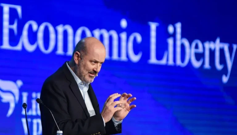 Sturzenegger Minimiza Aumento del Desempleo: «Miremos lo Increíble de Esto»