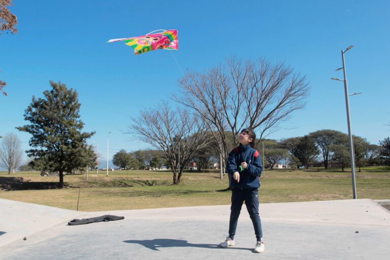 Barrileteada Inclusiva: Una Mañana Mágica en el Parque Miguel Lillo