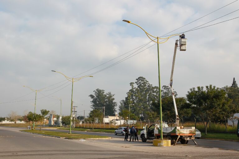 Avanza el recambio de luminarias en Lomas de Tafí: más seguridad y eficiencia