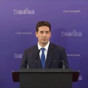 Adrián Ravier asumió como vocero presidencial y fijó límites claros