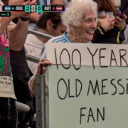 La conmovedora historia de la fan de Messi de casi 100 años que se volvió viral