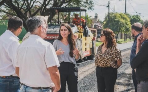 Lomas de Tafí: La Intendente supervisa pavimentación clave en calle Suter