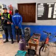 Abuela entregó a la Policía botín robado por su nieto en Yerba Buena