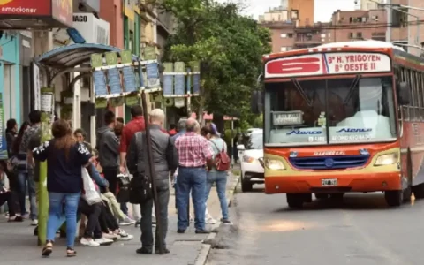 Colectivos en Tucumán: Cambios por el partido de Argentina