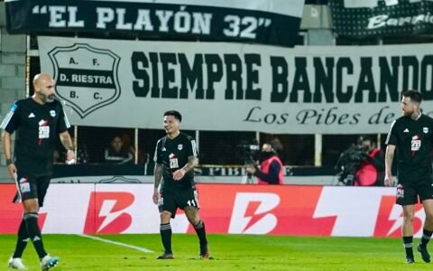El impresionante historial de Riestra ante los cinco grandes en casa