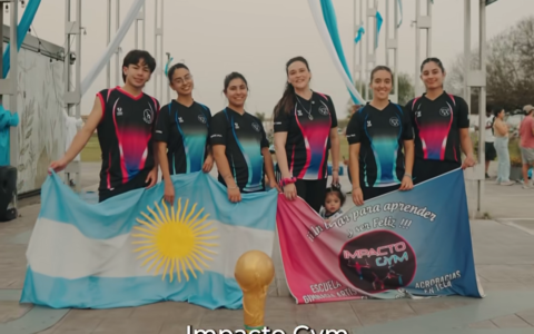 Impacto Gym homenajeó a la patria con gimnasia y acrobacias
