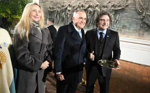 Javier Milei participó de la vigilia del 9 de Julio en Tucumán