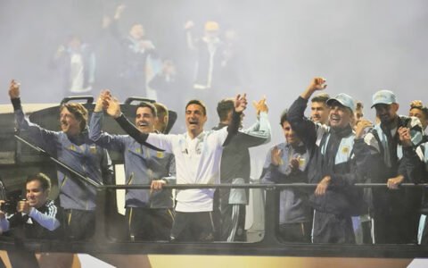 La Selección Argentina regresó al país tras el Mundial 2026