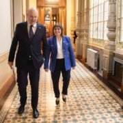 Ley de Tierras: Bullrich y Sturzenegger buscan destrabar venta a extranjeros