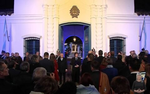 Milei convocó a gobernadores a un nuevo pacto en Tucumán por 9 de Julio