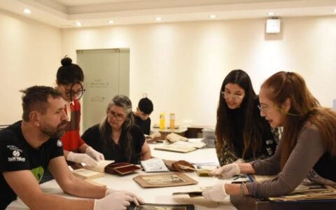 Reconstruyendo Memorias: arrancó el taller de archivos familiares
