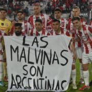 San Martín de Tucumán Conmueve con Bandera de Malvinas en La Ciudadela