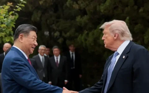 Trump advierte a China y Rusia sobre injerencia en conflicto con Irán