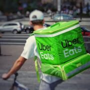 Uber avanza en la compra de PedidosYa: un cambio clave para el delivery local