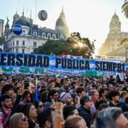 Conicet convoca a marcha contra ajustes de Milei; paro universitario en todas las casas de estudio