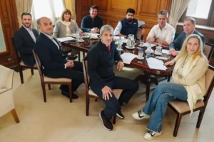 Milei define la jugada electoral: mesa política para tumbar las PASO y preparar el 2027
