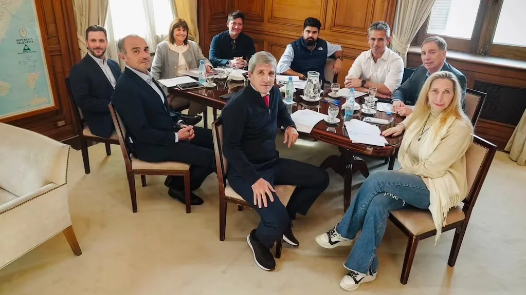 Milei define la jugada electoral: mesa política para tumbar las PASO y preparar el 2027