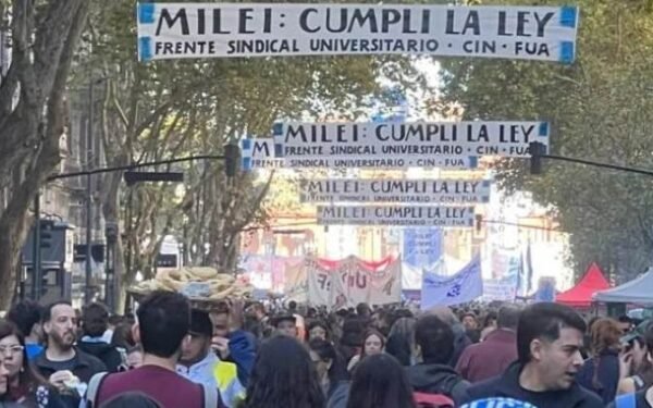 Paro universitario: el gobierno ofrece 3% cuando debe 31% y sigue incumpliendo