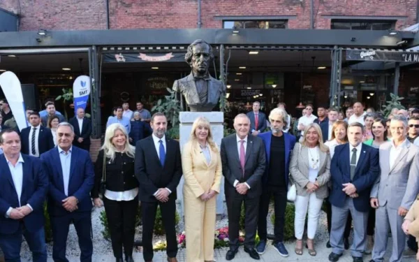 Un paseo para la historia: Jaldo y Chahla inauguraron el Paseo Alberdi IA en el centro