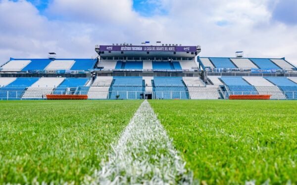 ¡River Vuelve a Tucumán! Hinchas Presentes y Entradas que Pegan en el Bolsillo
