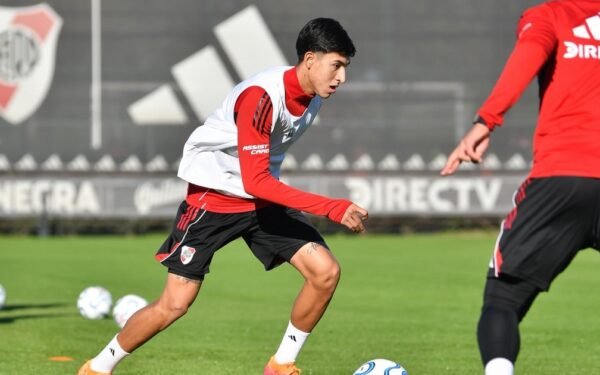 River ajusta su plantel: dos juveniles bajan a Reserva para ganar ritmo