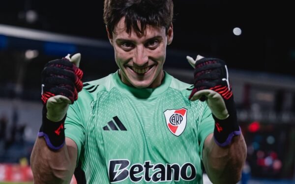 Santiago Beltrán: El arquero de River que conquista corazones con gestos inolvidables