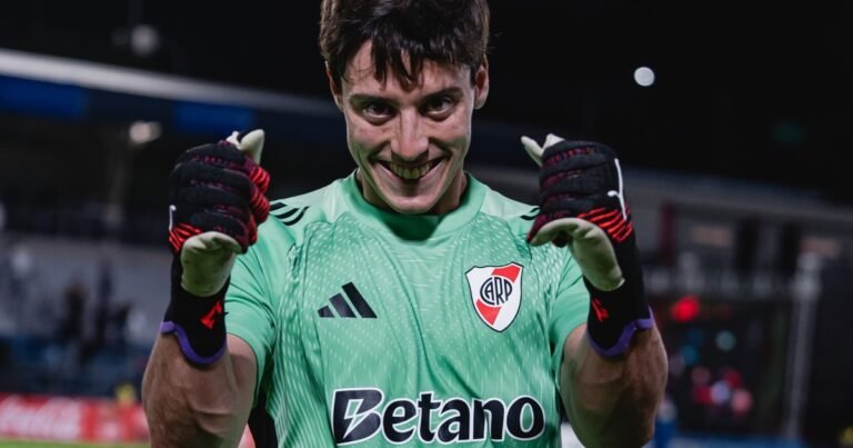 Santiago Beltrán: El arquero de River que conquista corazones con gestos inolvidables
