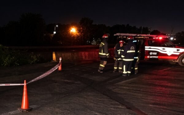 Tragedia en Diagonal Leccese: motociclista fallece al chocar con guardarraíl