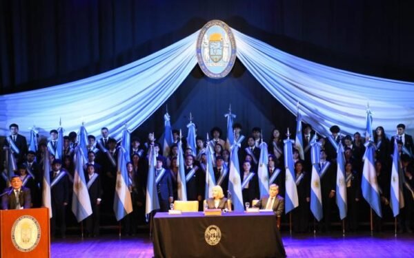 La UNT renace: Rodríguez lidera el inicio de una nueva era educativa en Tucumán