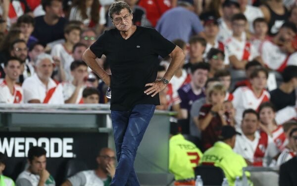 La sombra de Falcioni: el obstáculo que River debe superar para mantener el invicto de Ponzio
