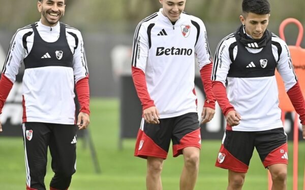 La sintonía perfecta: Andrada, Almada y Correa lideran el resurgir de River
