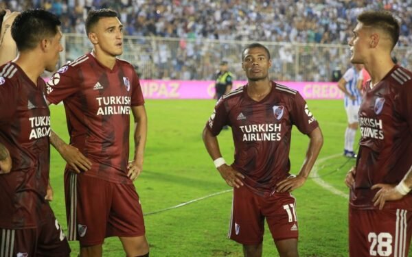 River: La Bestia Negra Tucumana Que Lo Persigue