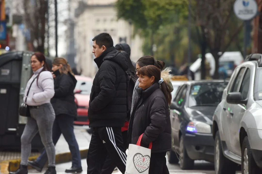 Tucumán: Frío matinal y sol esquivo, ¿se salva la tarde?