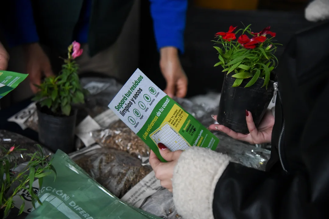 Eco Canje: Tu Basura Vale Regalos y Plantines en Tucumán