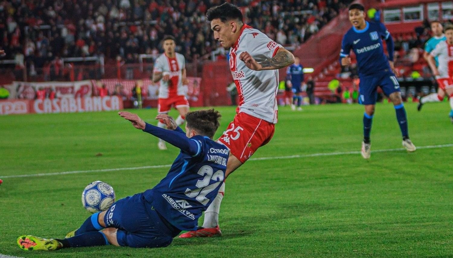 ¡Duelo de Gigantes! Huracán y Racing Chocan en un Ducó Ardiente